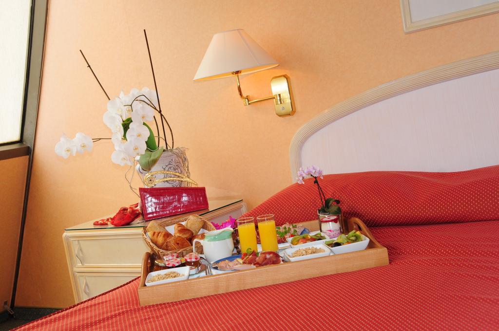 Vista Palace Hotel&Beach Resort - Monte Carlo View Roquebrune-Cap-Martin Værelse billede